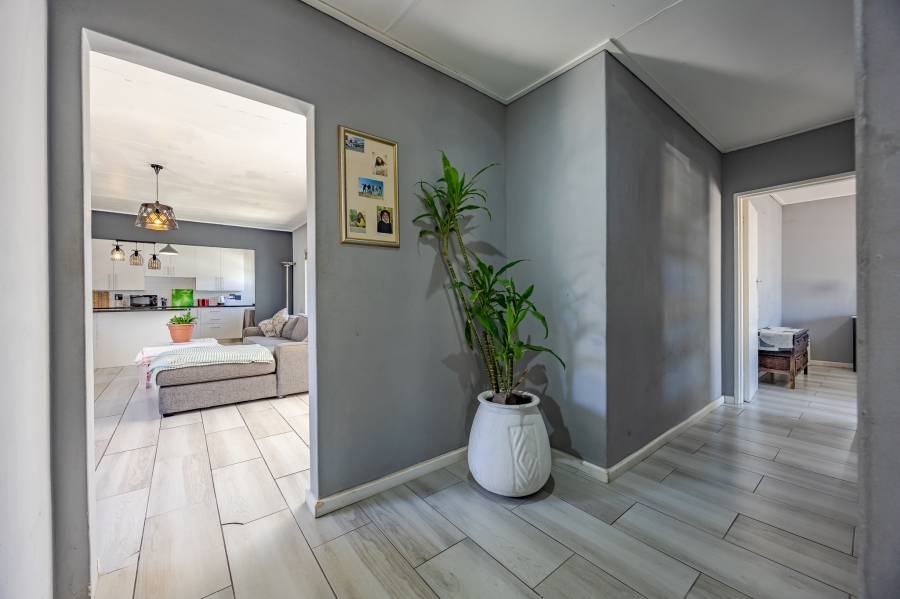 3 Bedroom Property for Sale in Bothasig Western Cape